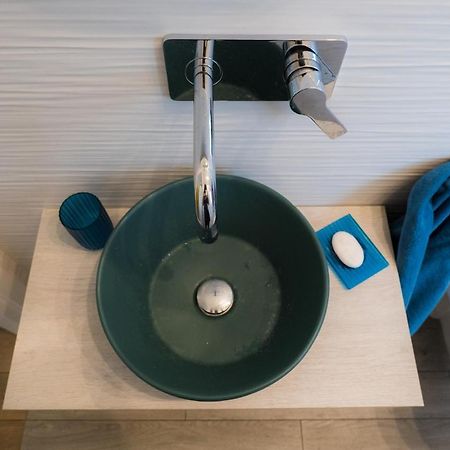 Hollywood Apartment Near Station With Parking Bari Extérieur photo