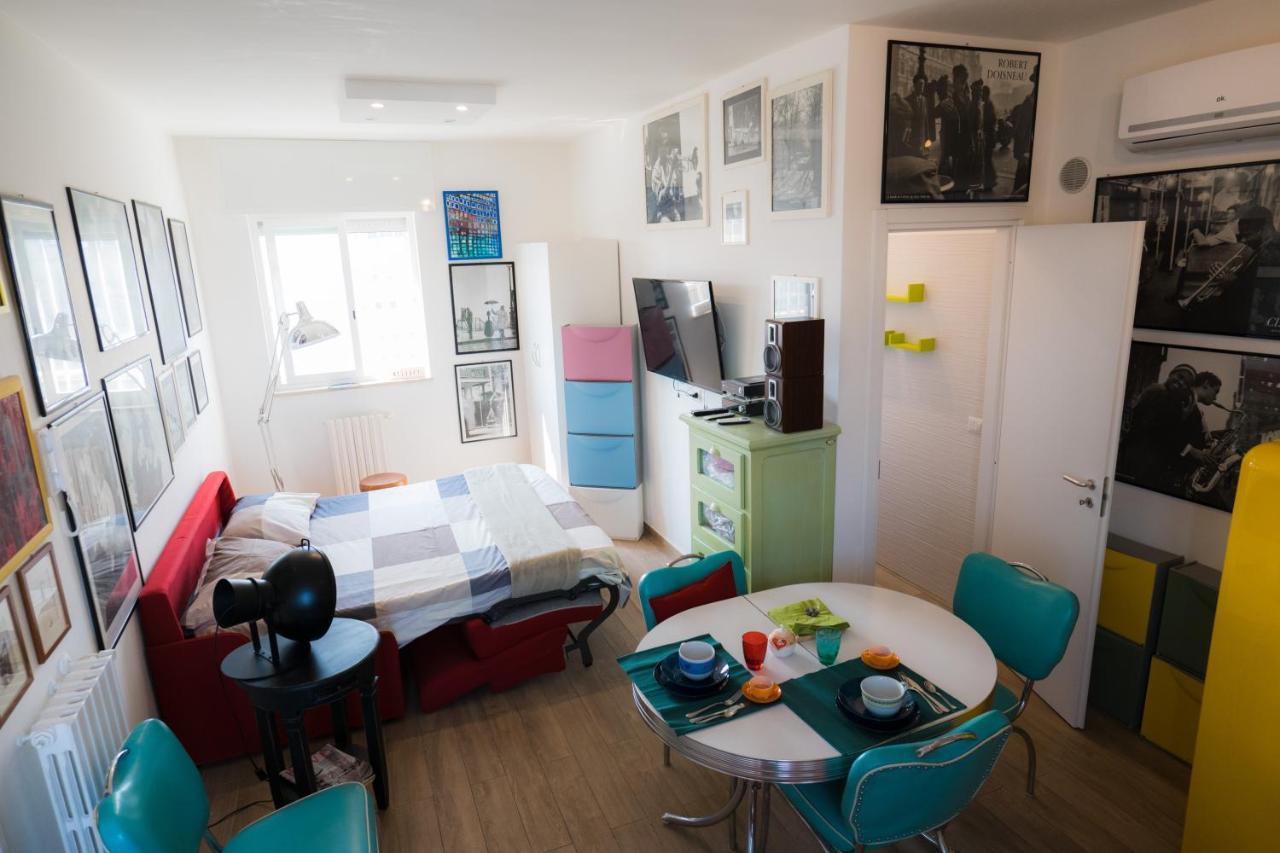 Hollywood Apartment Near Station With Parking Bari Extérieur photo